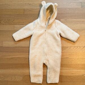 Baby Gap Cozy Cream Sherpa One Piece/bunting suit for cold weather size 12-18m